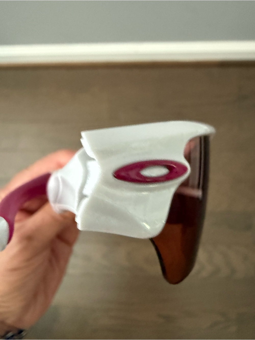 Oakley Pink and White Sunglasses Special Breast Cancer Awareness Ribbon Edition - Picture 5 of 9